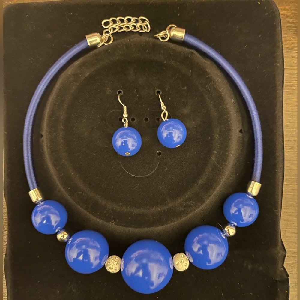 Women’s Royal Blue Necklace Earings